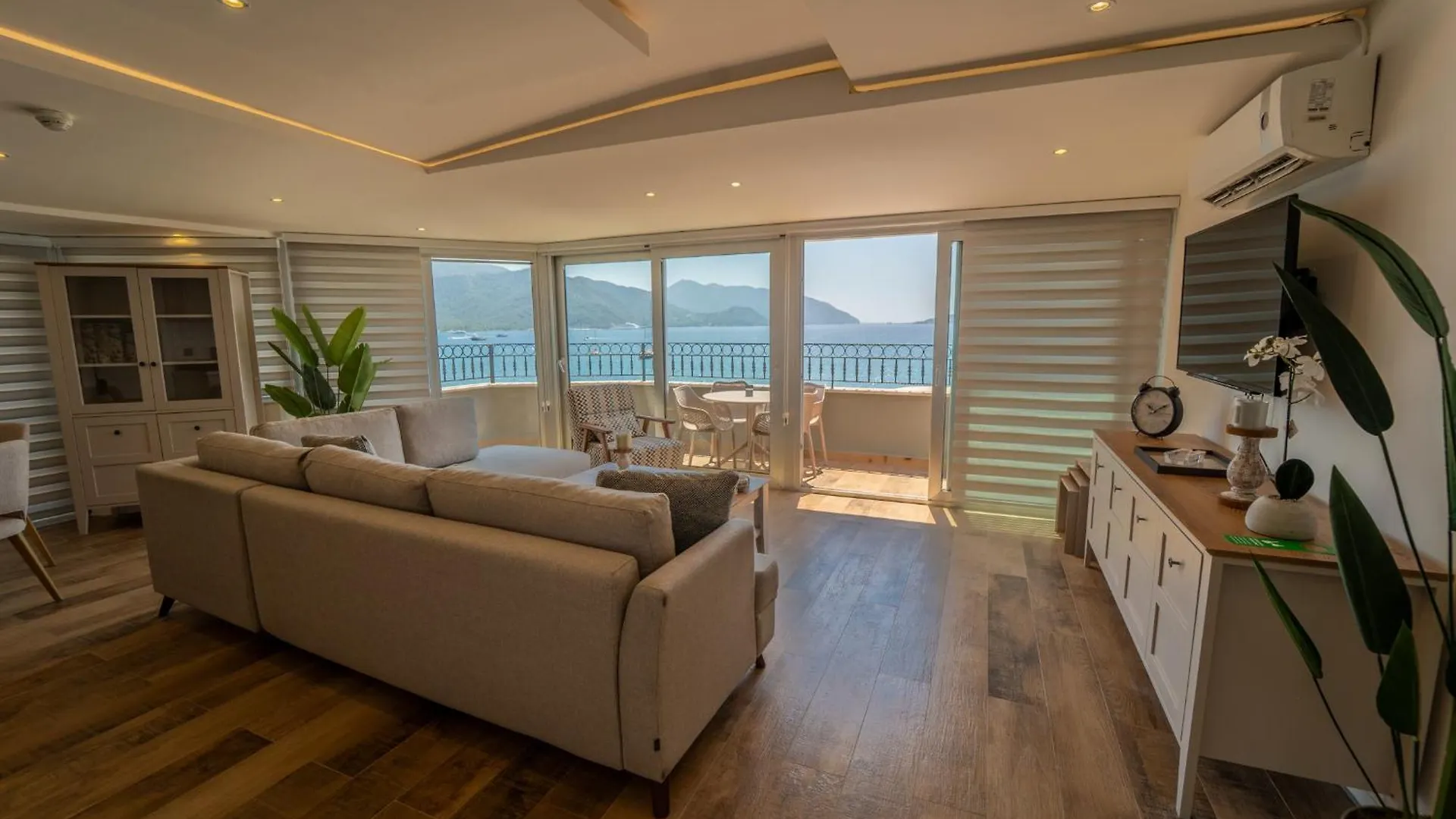 Aurasia Sea Side Hotel مرمريس