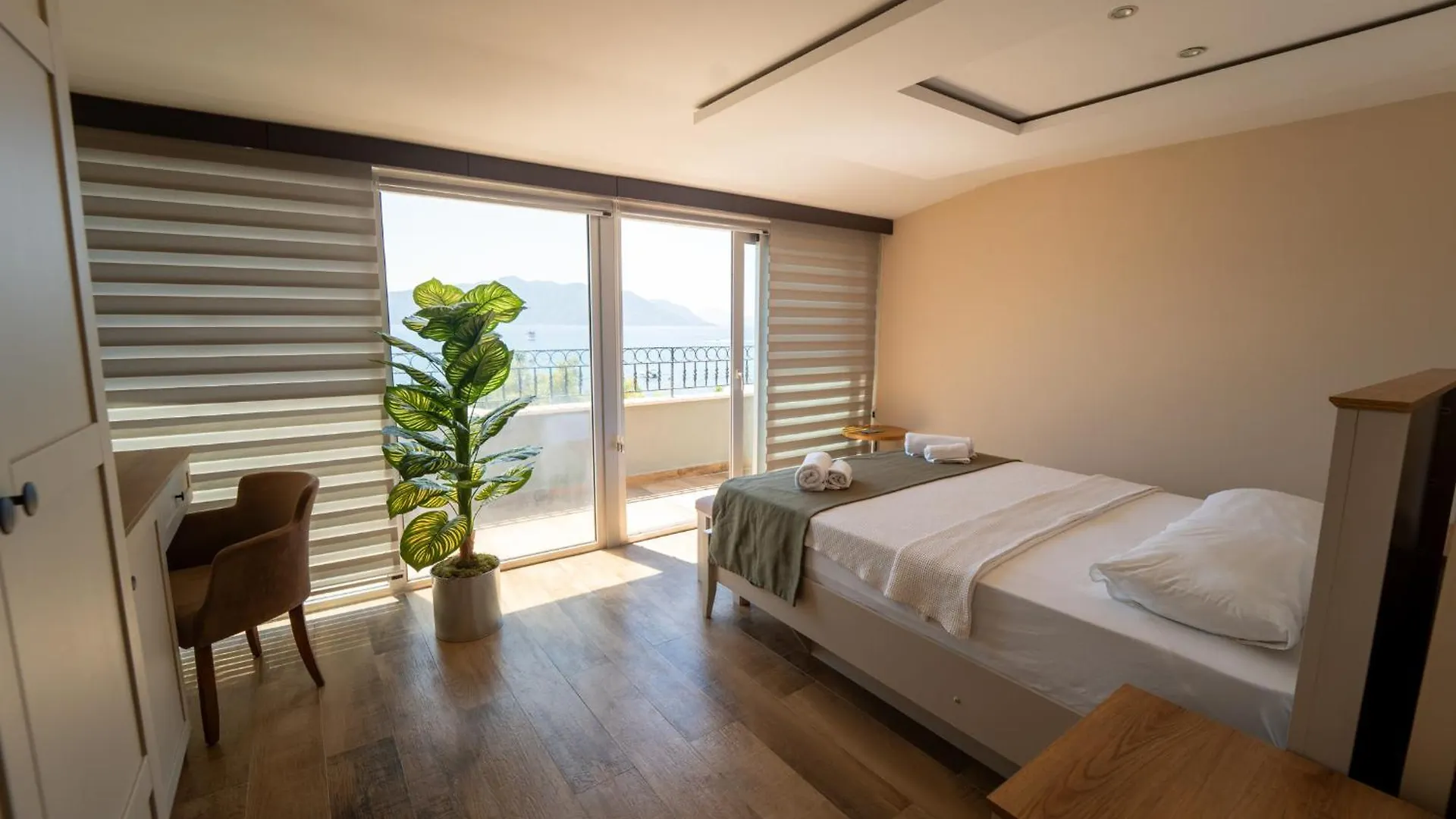 Aurasia Sea Side Hotel مرمريس 3*,
