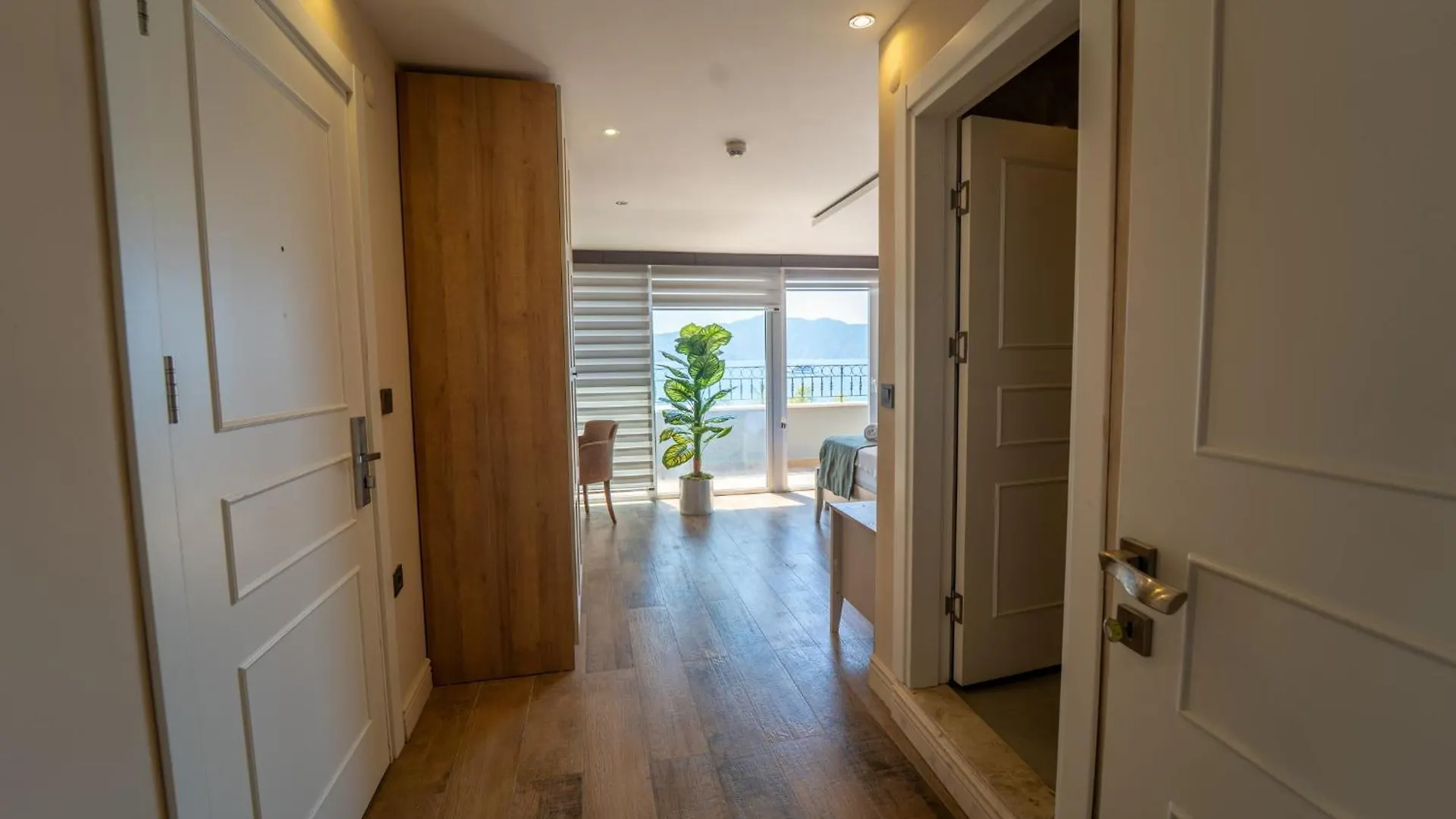 Aurasia Sea Side Hotel مرمريس